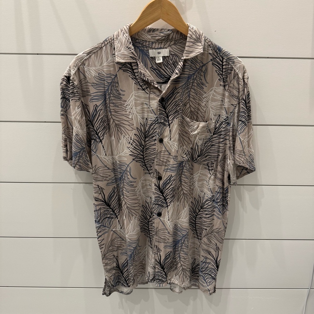 Men's Leaf Print Button-Up Shirt